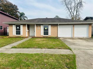 833 Lawrence St, Gretna, LA 70056