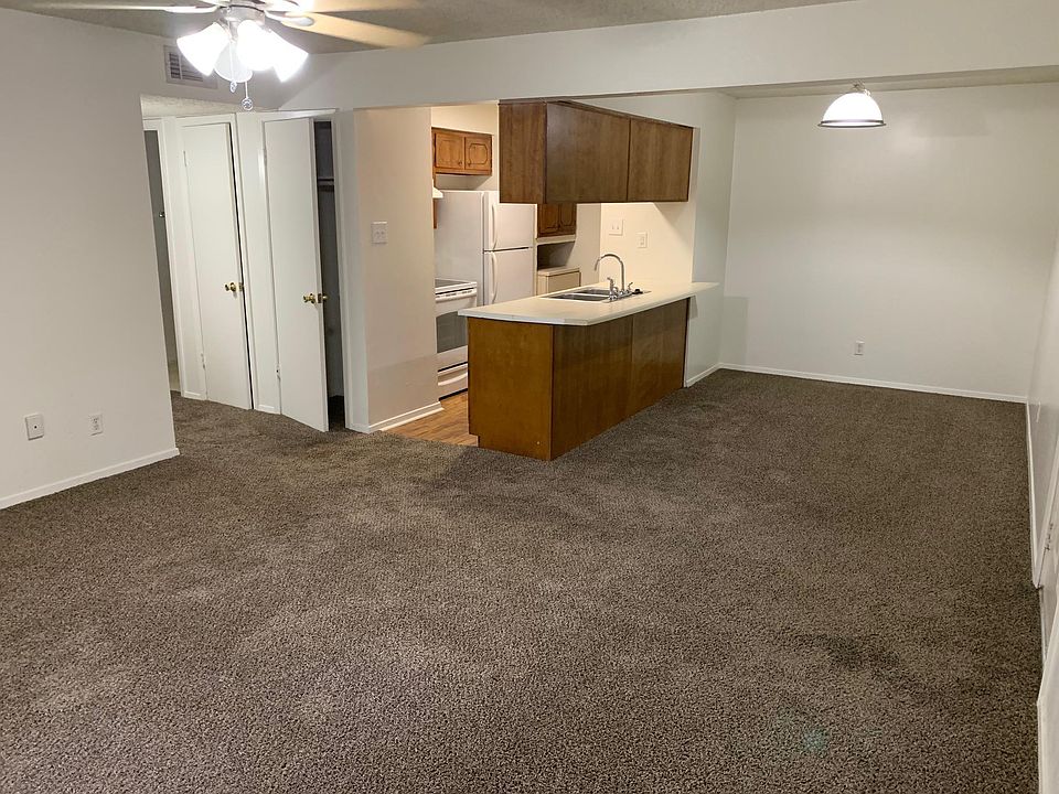 1st image of 201 Spence St W #4-C