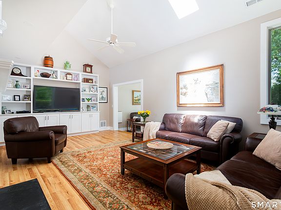 4th image of 316 Lansdowne #316