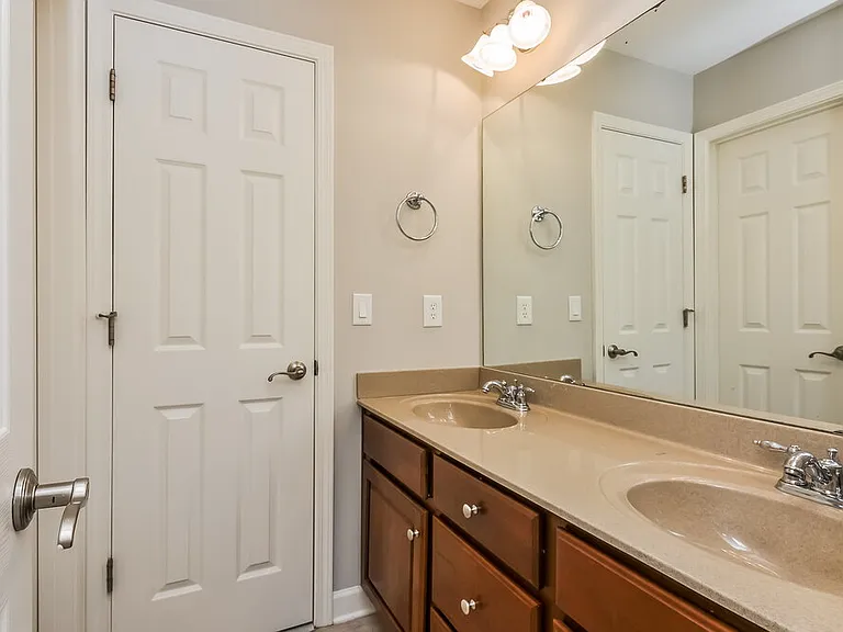 1320 Trailing Rose Ct — Photo 13