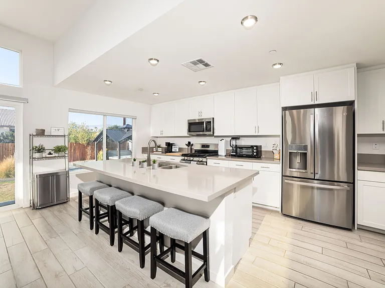 67696 Roundup Dr — Photo 3