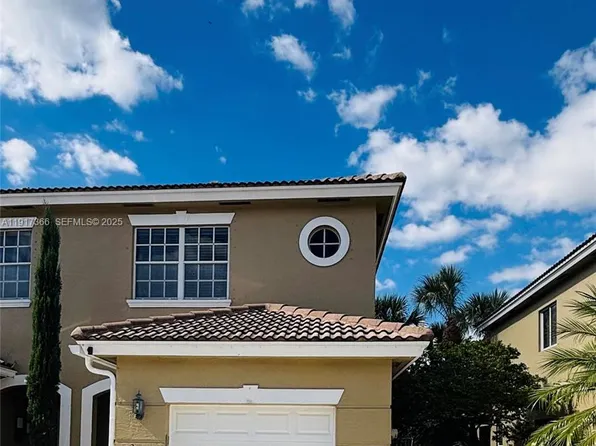 208 SW 120th Ave, Pembroke Pines, FL 33025
