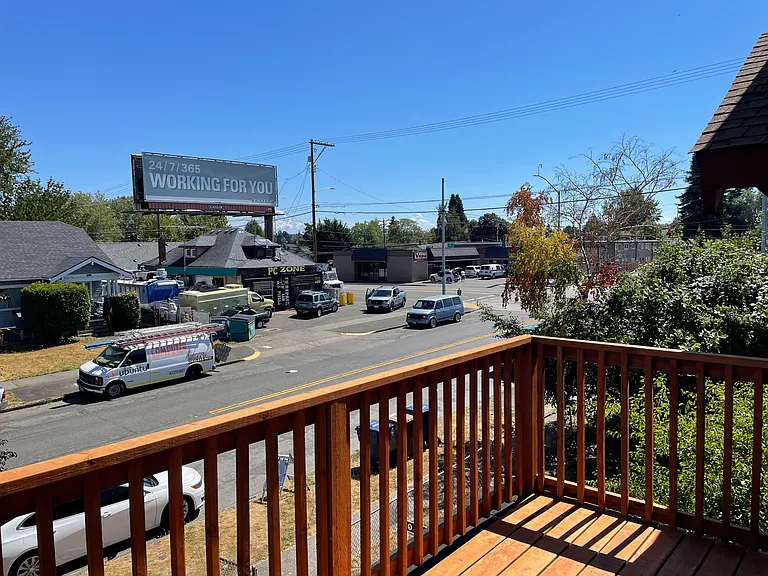 3732 Tacoma Ave S #D — Photo 6