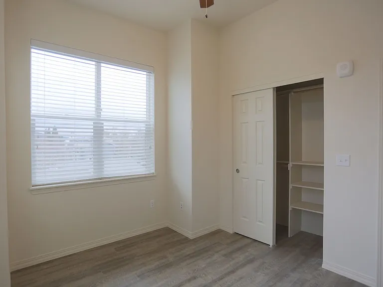 7180 N Leavitt Ave — Photo 15