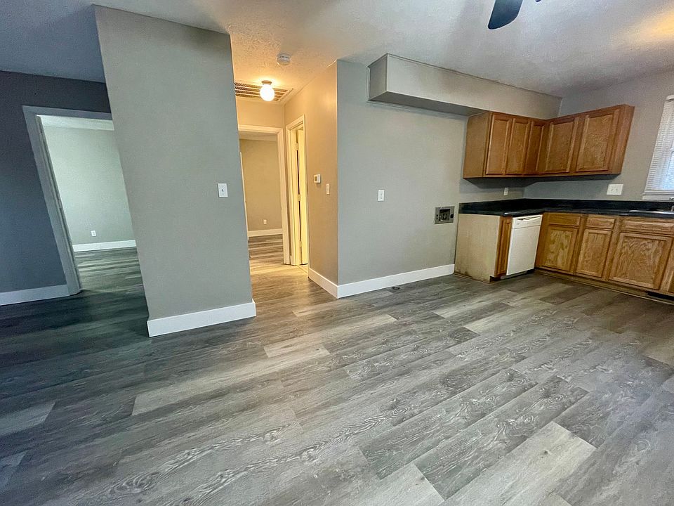 Convenient in-unit washer and dryer hookups