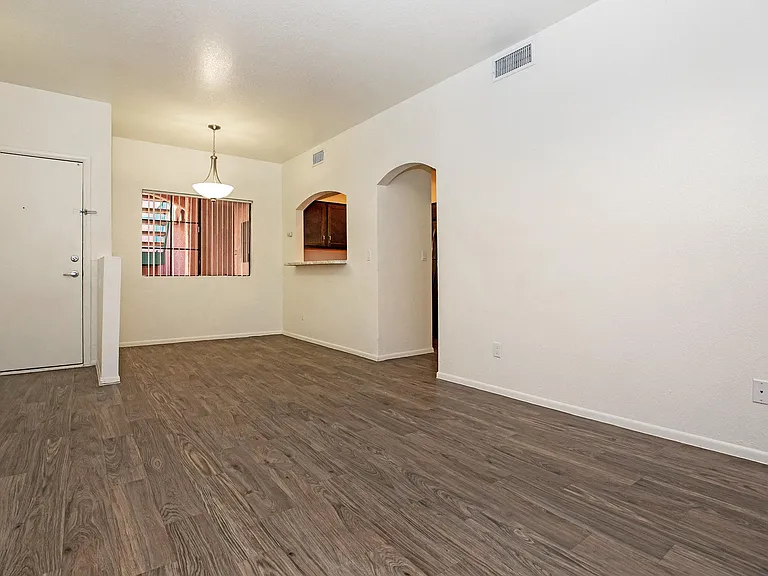 Winterhaven Terrace — Photo 21