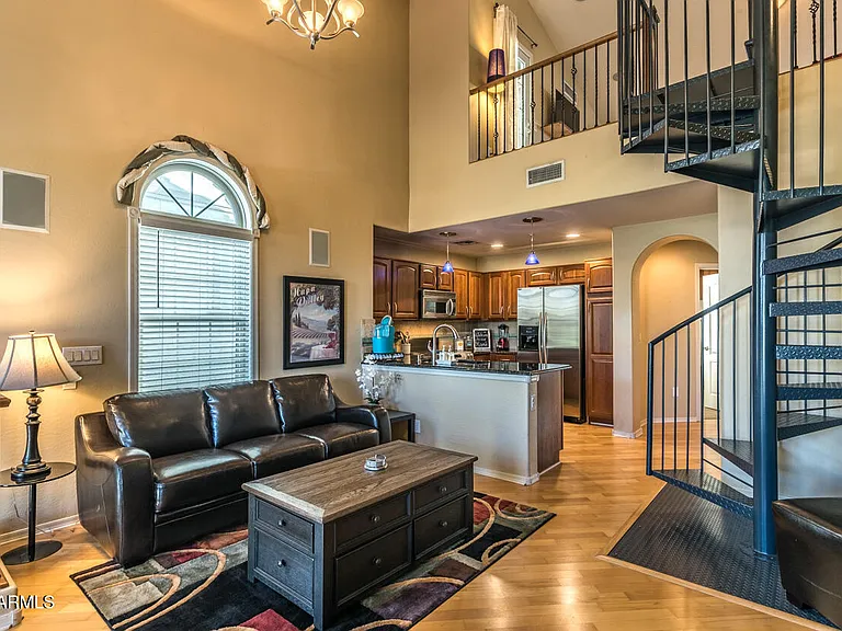 1664 E Bridgeport Pkwy — Photo 14
