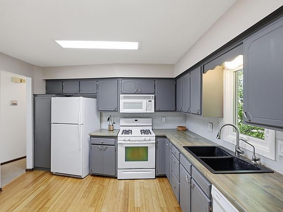 3rd image of 3501 77th Ave N