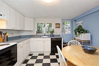 2nd image of 77 Saint Stephen St