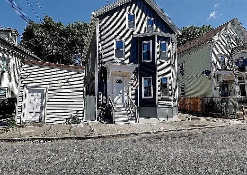 79 Wendell St #3