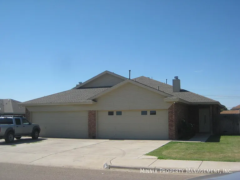 5705 Fordham St #B — Photo 2