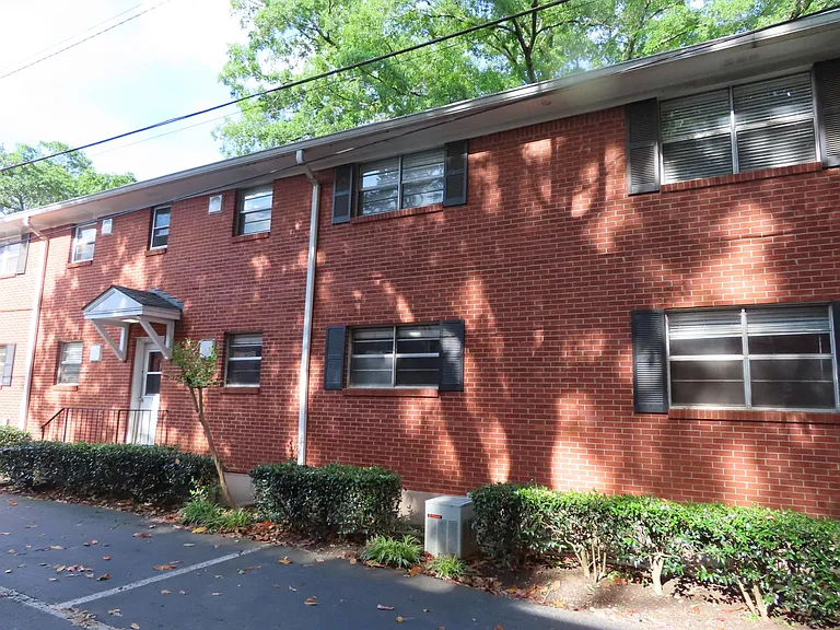 3660 Peachtree Rd NE — Photo 4