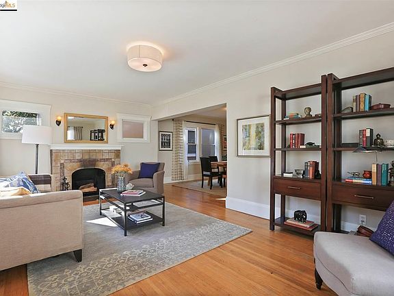 4th image of 3879 Whittle Ave