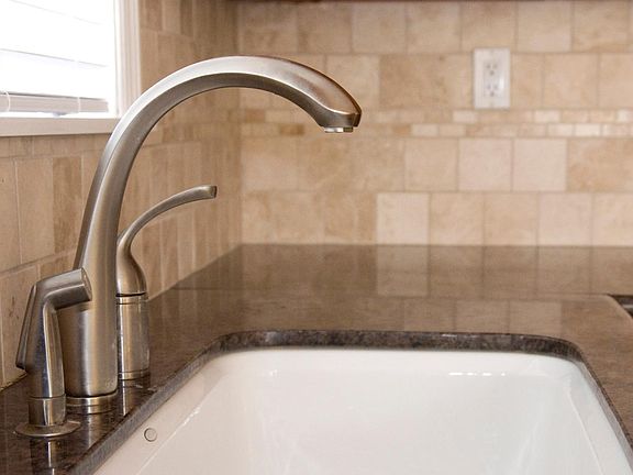 4th image of 1385 Bobolink Cir