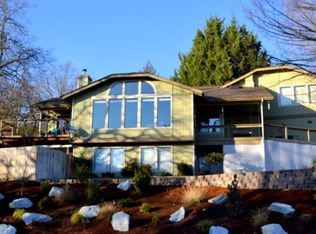 1748 NW Crescent Dr, Grants Pass, OR 97526