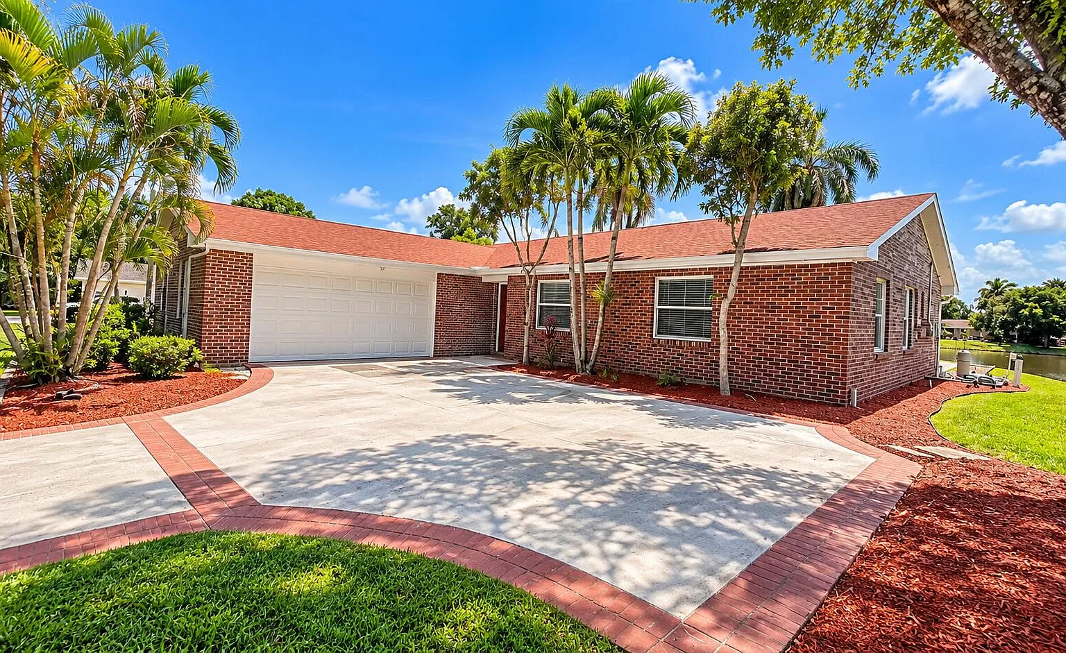 4 bed, 2.0 bath, 1688 sqft, $3,999 — Photo 1