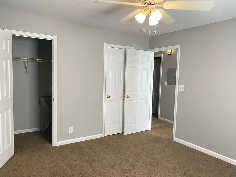 944 Kingsbury Dr — Photo 14