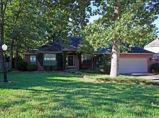 3075 E Summershade Dr, Fayetteville, AR 72703