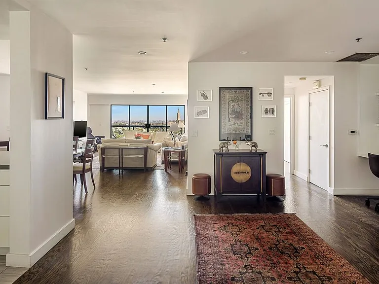 10724 Wilshire Blvd #712 — Photo 8