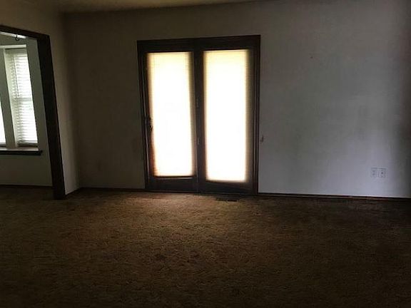 5th image of 1200 SW 107th St