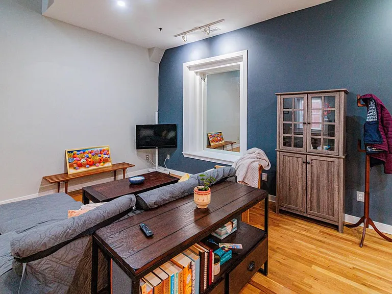 209 N 19th St #31 — Photo 16