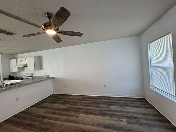 2nd image of 204 Gladiola Ct