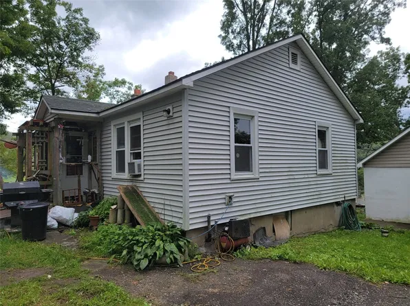 206 Underwood Rd, Vestal, NY 13850