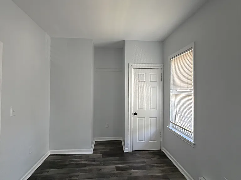 59 N 15th St #3 — Photo 6