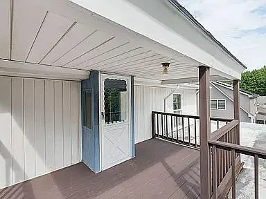 15 Huston Ave — Photo 6