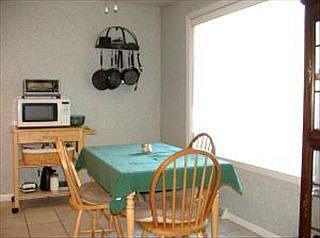 3rd image of 124 Parklawn Ct