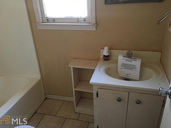 4th image of 415 Bob Wood Dr #0
