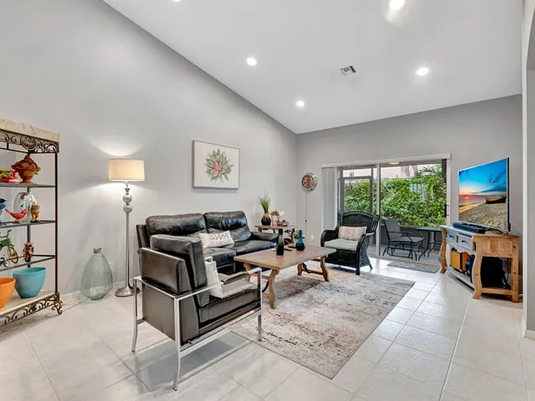 6129 Heliconia Rd — Photo 6