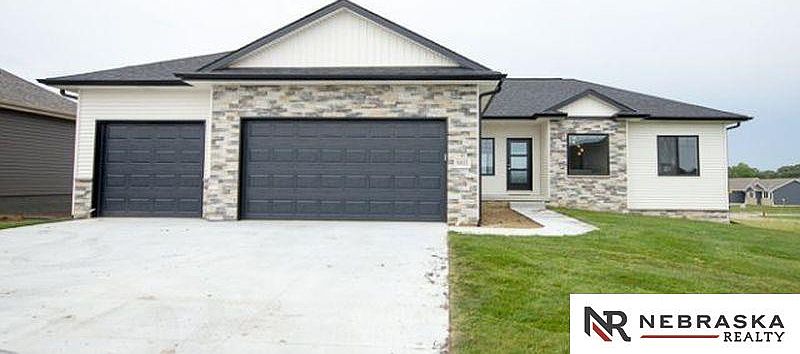 1st image of 9805 Fairbury Ln