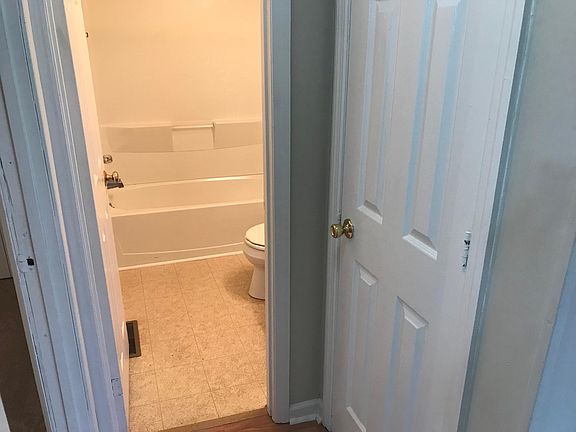 5th image of 3125 Washington Pike