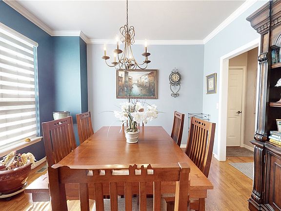 5th image of 25 Glenbrook Ln
