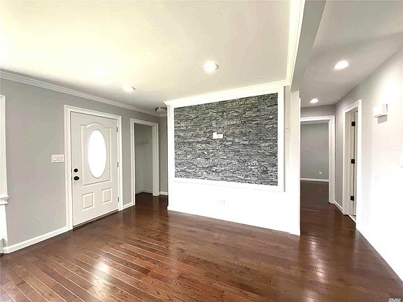 5th image of 12 Gaulton Dr