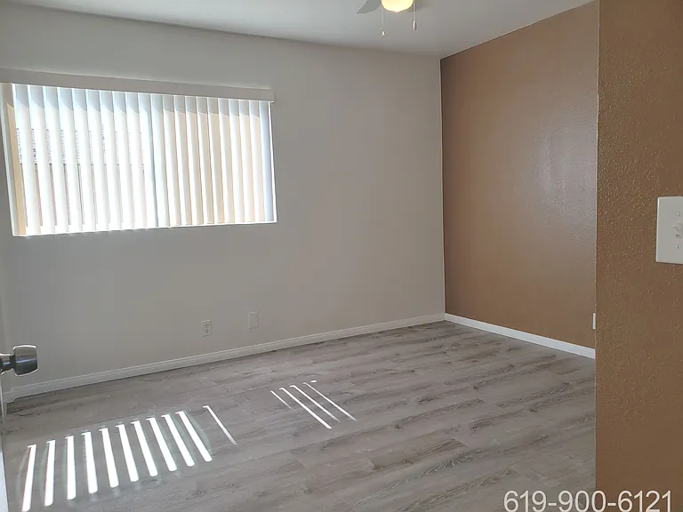 1261 Victor St #10 — Photo 12