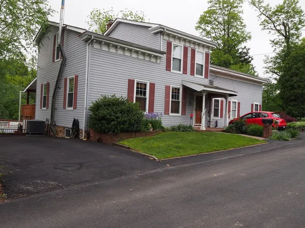 4 Beaver St, Hulmeville, PA 19047