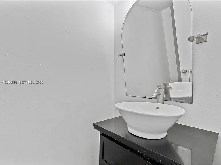 9800 W Bay Harbor Dr #308 — Photo 27