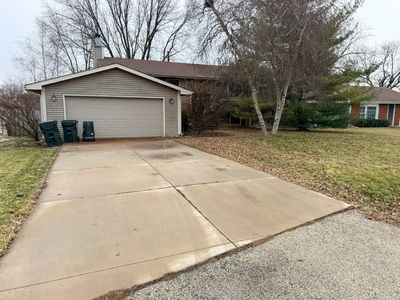 1807 Pinecrest Ln, Lindenhurst, IL, 60046