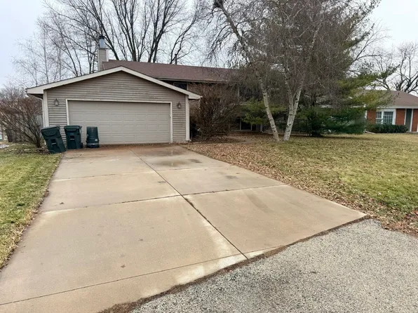1807 Pinecrest Ln, Lindenhurst, IL 60046
