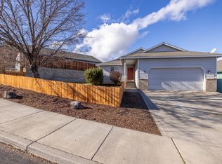 2113 SW 35th Pl, Redmond, OR 97756