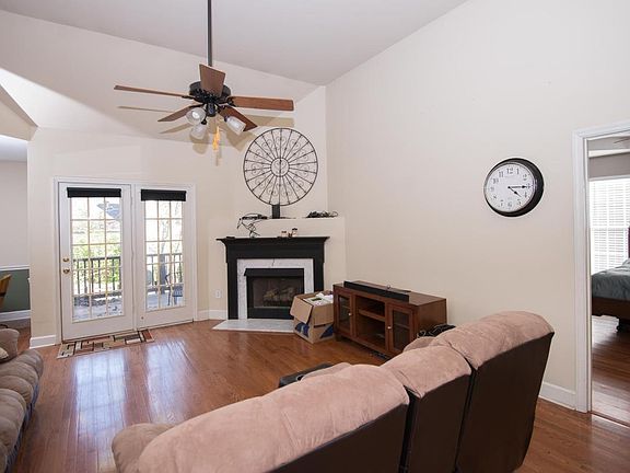 2nd image of 2107 Melody Dr