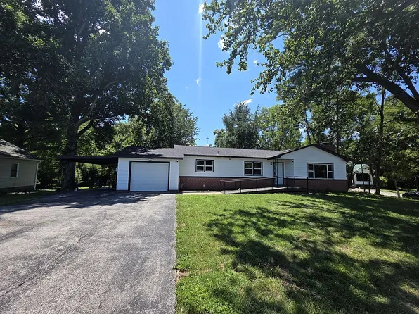 128 Minnesota Rd, Carbondale, IL 62903