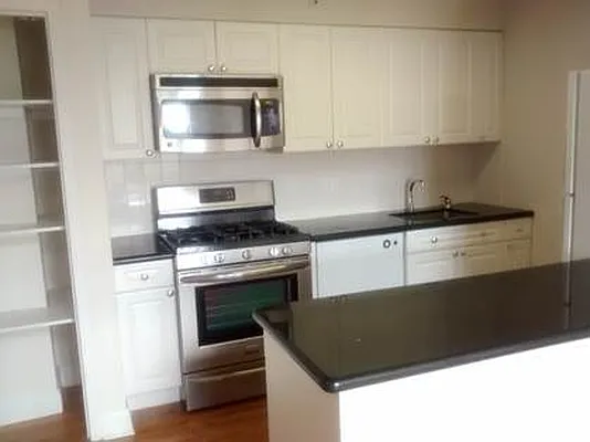 Rented by Realty Advisors Group | media 19