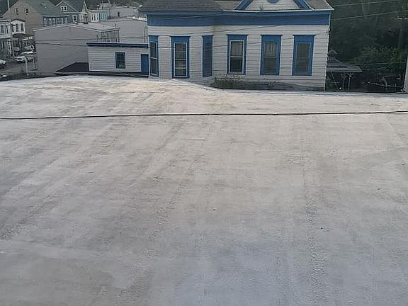 5th image of 84 Carpenter Ave
