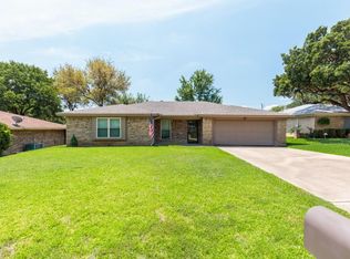 7720 Briarridge Ct, North Richland Hills, TX 76182