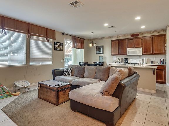 3rd image of 38518 Tranquila Ave