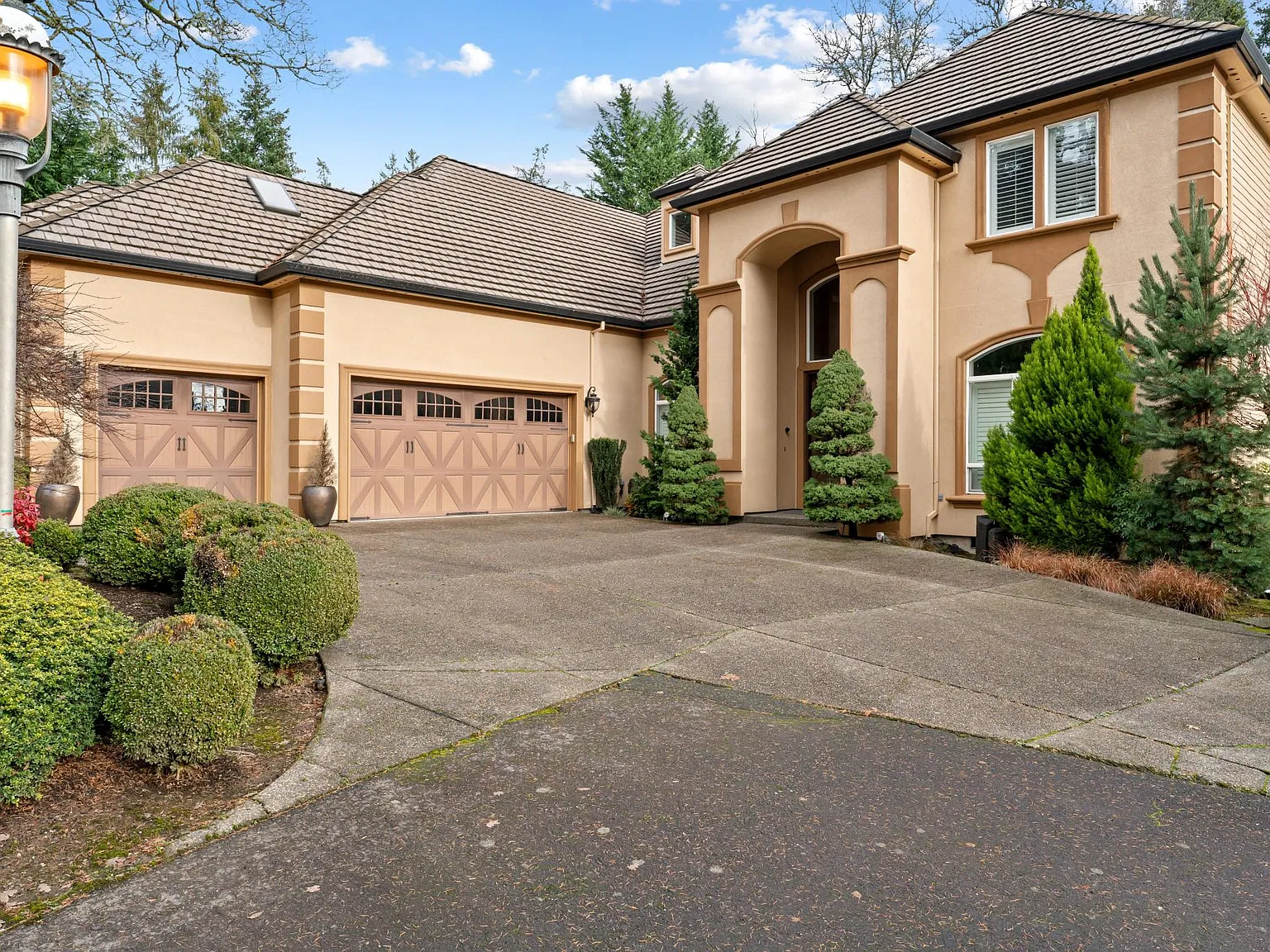 14112 Heathrow Ln — Photo 3
