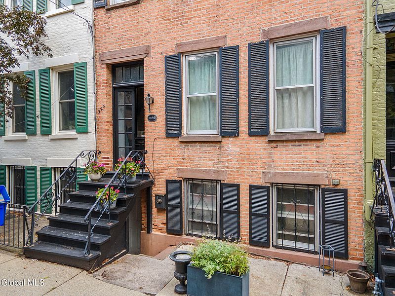 2nd image of 225 Jay Street